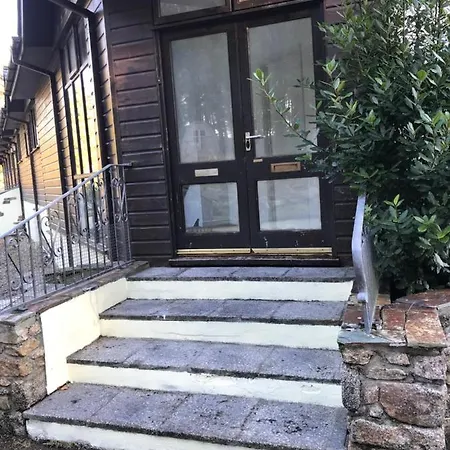 בית הארחה Colliford Tavern & 3*