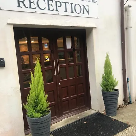 בית הארחה Colliford Tavern & 3*