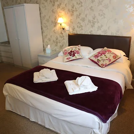 Colliford Tavern & 3* Temple
