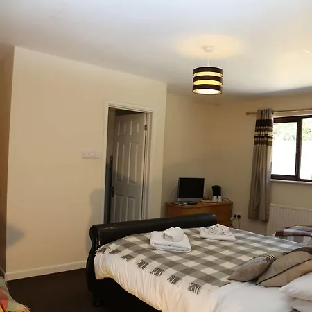 Colliford Tavern & 3*